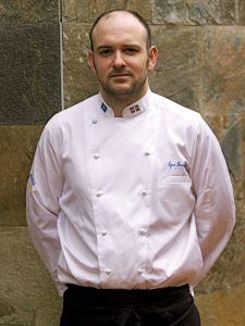 IGOR FERNÁNDEZ, UN CHEF ASTURIANO EN HONDARRIBIA